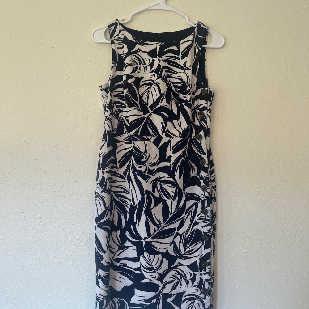 Ann Taylor Shadow Floral Navy/White Sheat Dress- Size 0